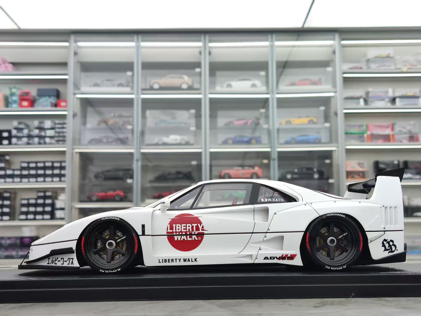 Ignition Model 1/18 Ferrari F40 LB-WORKS 40 White IG3752