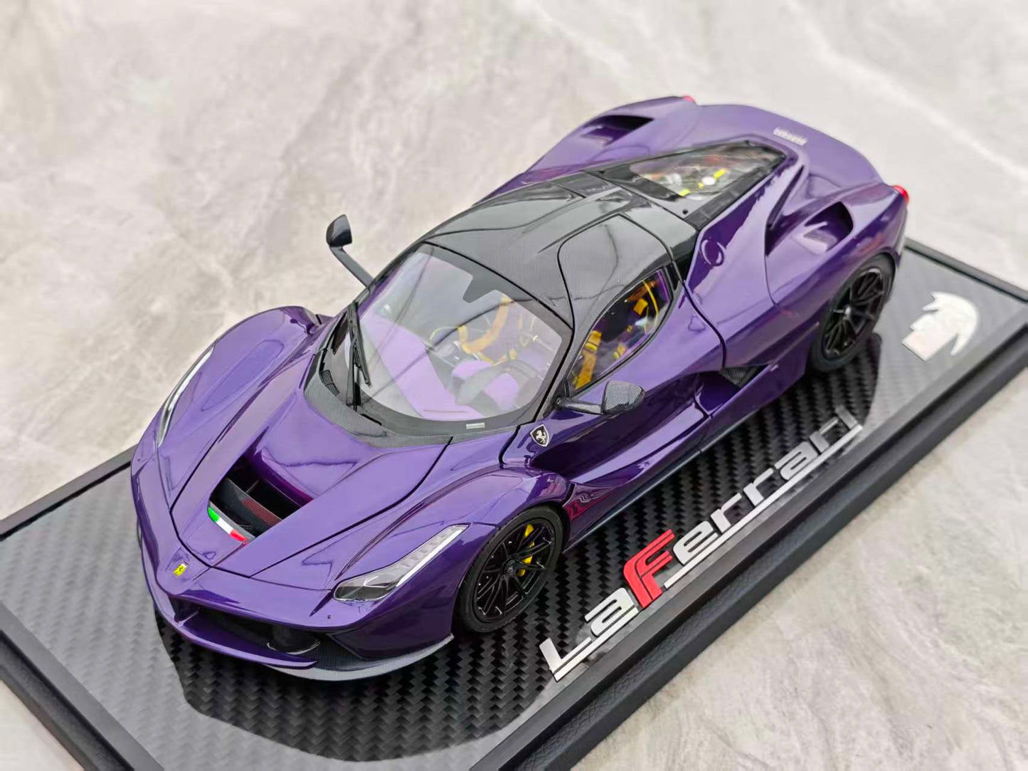 BBR 1/18 Ferrari LaFerrari, fully opening diecast model, carbon fiber base custom edition, Dubai Purple (BB8182237DDJ)