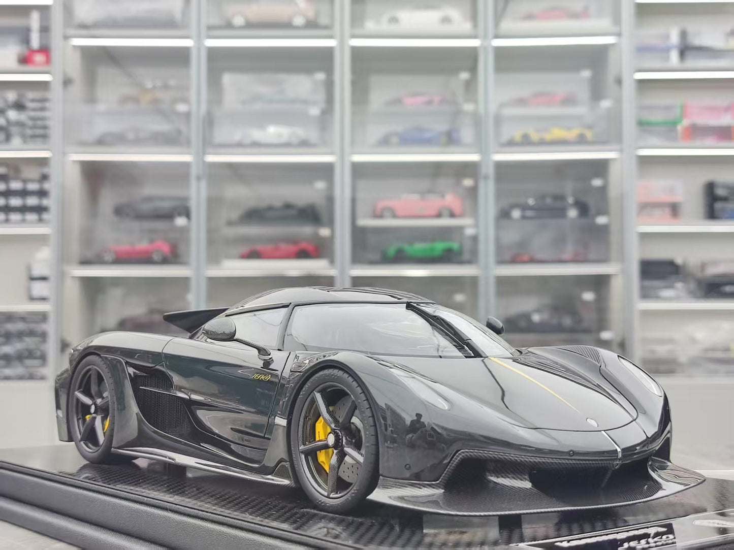 FRONTIART 1/18 Koenigsegg Jesko Absolut Black/Gray FA183