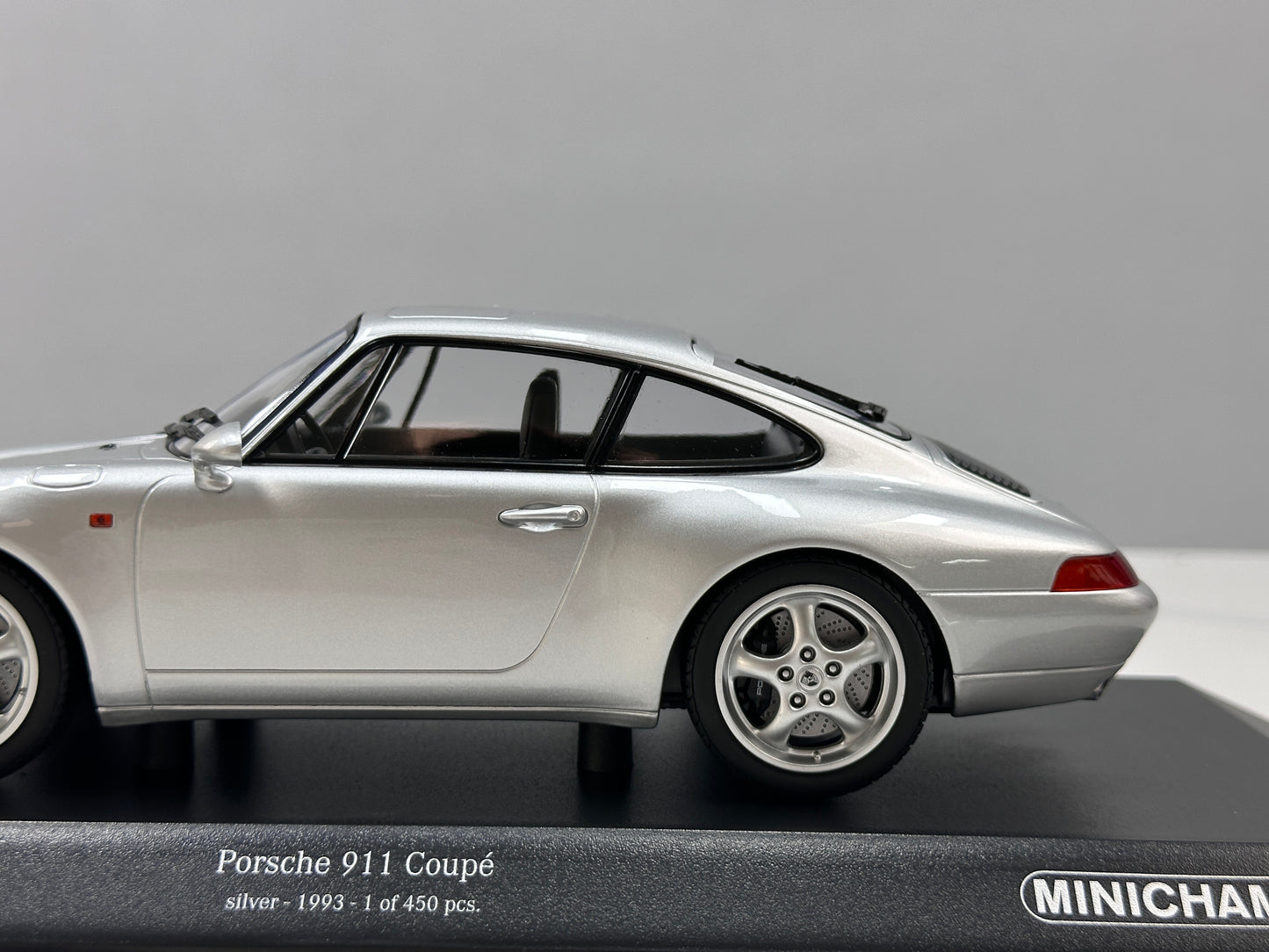MINICHAMPS 1/18 Porsche 911 (993) 1993 Silver 155061101