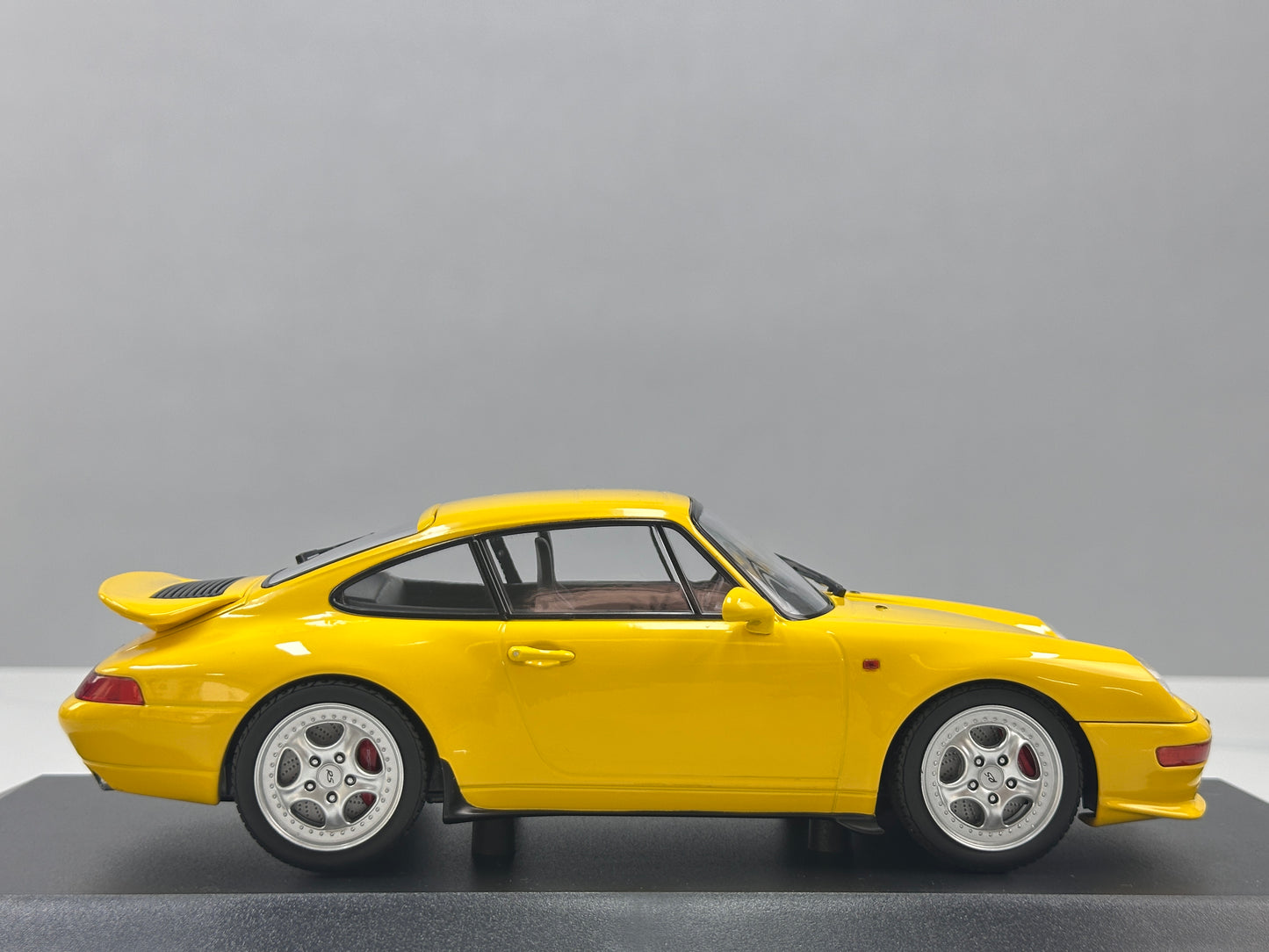 MINICHAMPS 1/18 Porsche 911 RS (993) - 1994 Yellow (155061120)