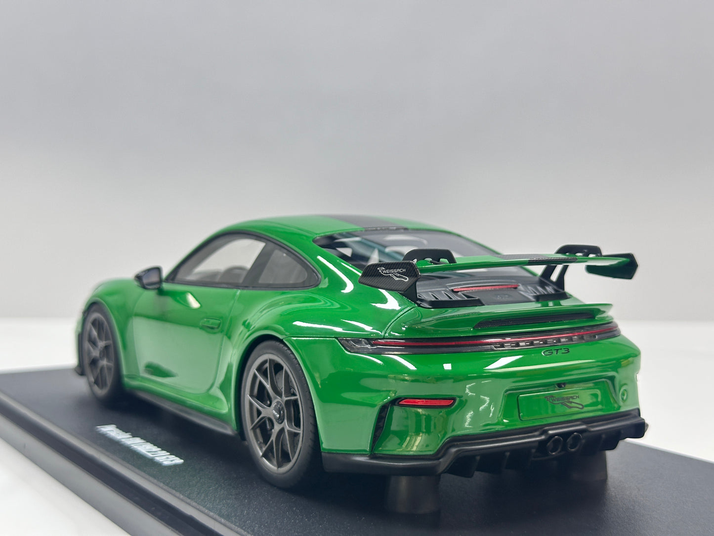 GT Spirit 1/18 Porsche 911 [992.2] GT3 WP Green GT576