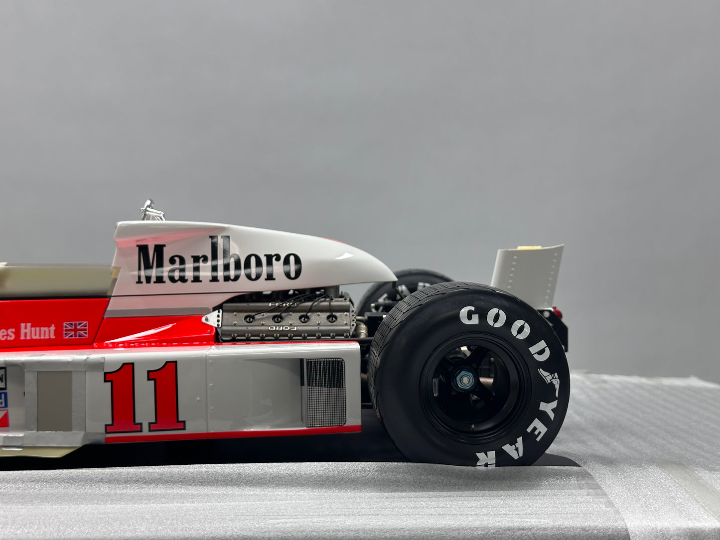 Spark 1/8 McLaren M23 No. 11 (3rd Place, 1976 Japanese GP) – James Hunt – Red & White Livery (08SP263)