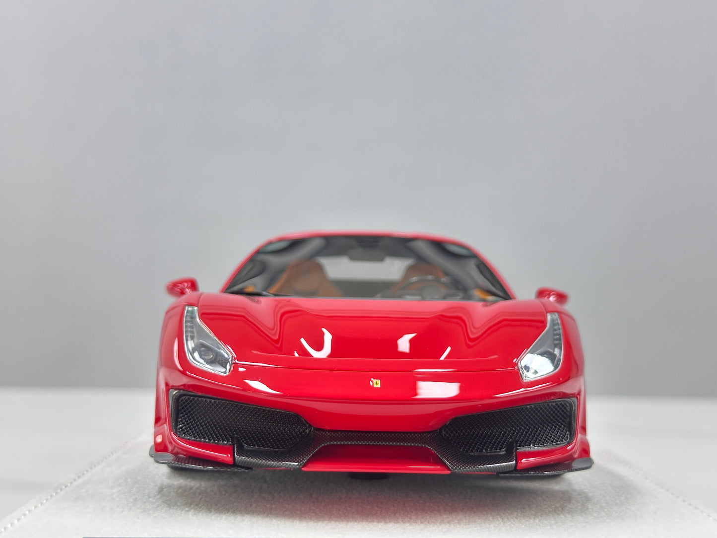 BBA Model 1/18 Ferrari 488 Pista Standard Red BBA087
