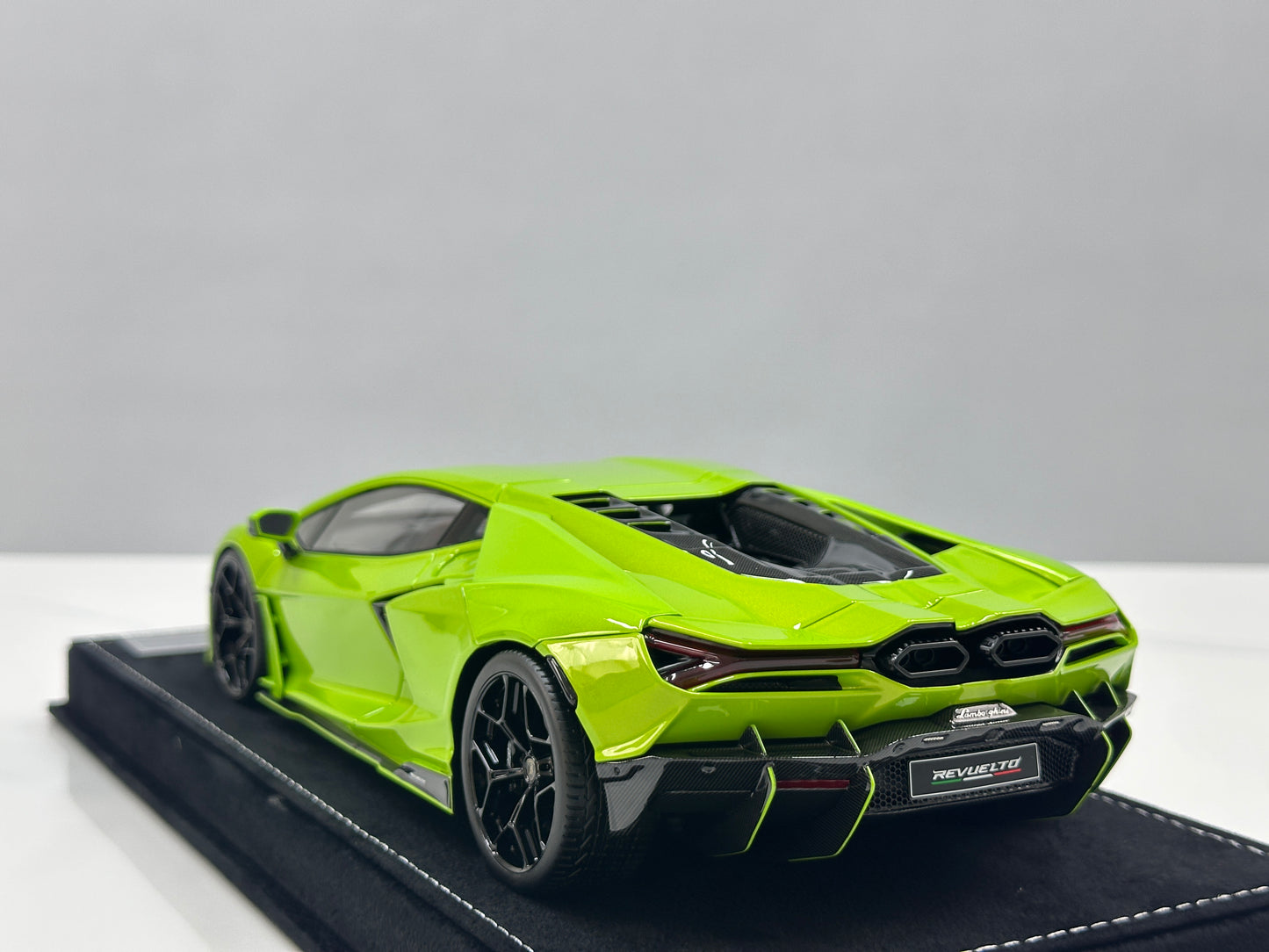 HH Model 1/18 Lamborghini Revuelto Ithaca Green HH615