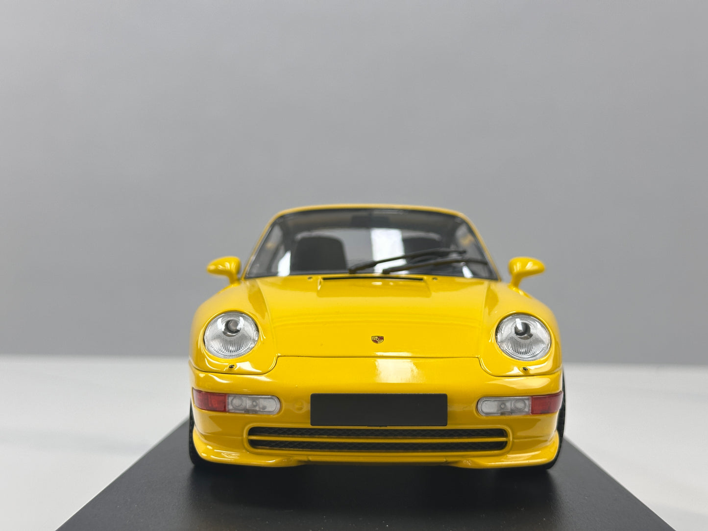MINICHAMPS 1/18 Porsche 911 RS (993) - 1994 Yellow (155061120)