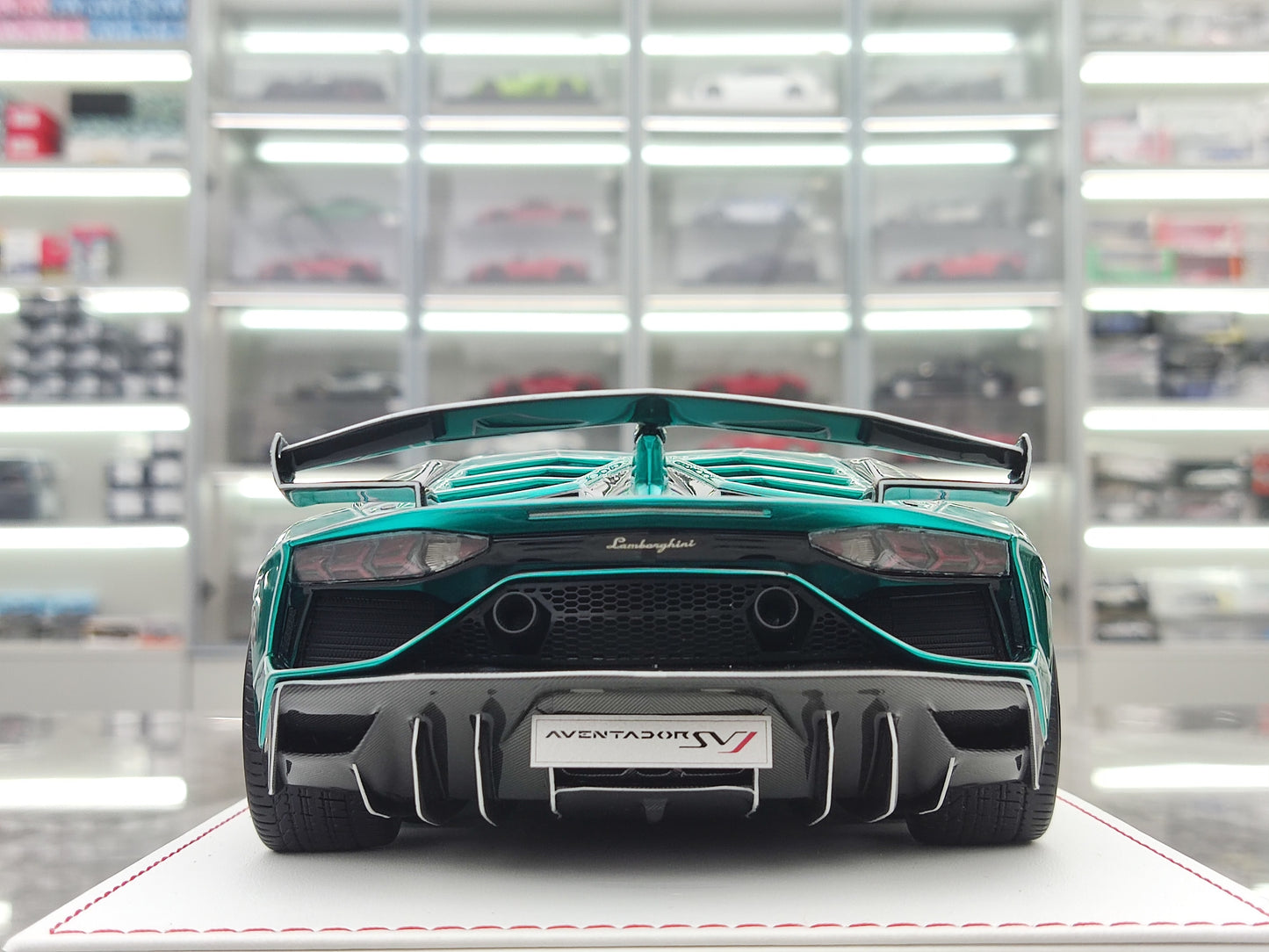CE 1/18 Lamborghini SVJ Fluorescent Limited Edition Car Model