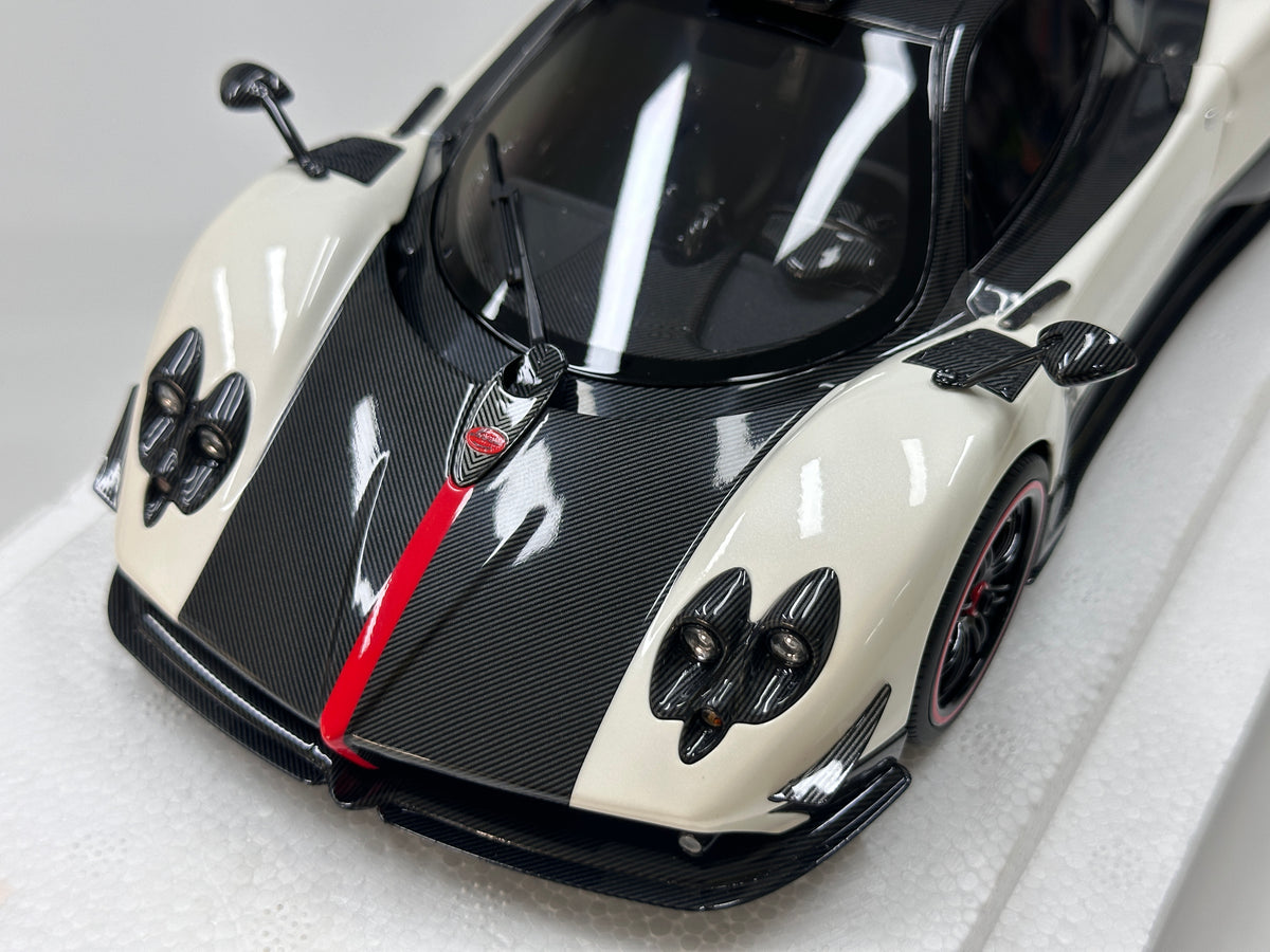 Almost Real 1/18 Pagani Zonda Cinque Coupe - 2009 White 850601101