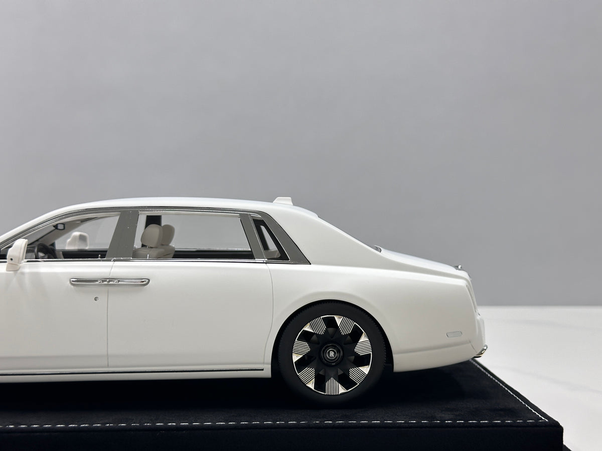 HH Model 1/18 Rolls-Royce Phantom Series II – Ivory White (HH735)