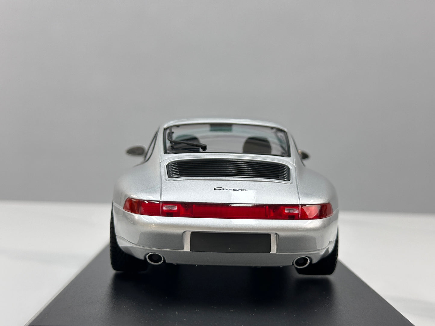 MINICHAMPS 1/18 Porsche 911 (993) 1993 Silver 155061101
