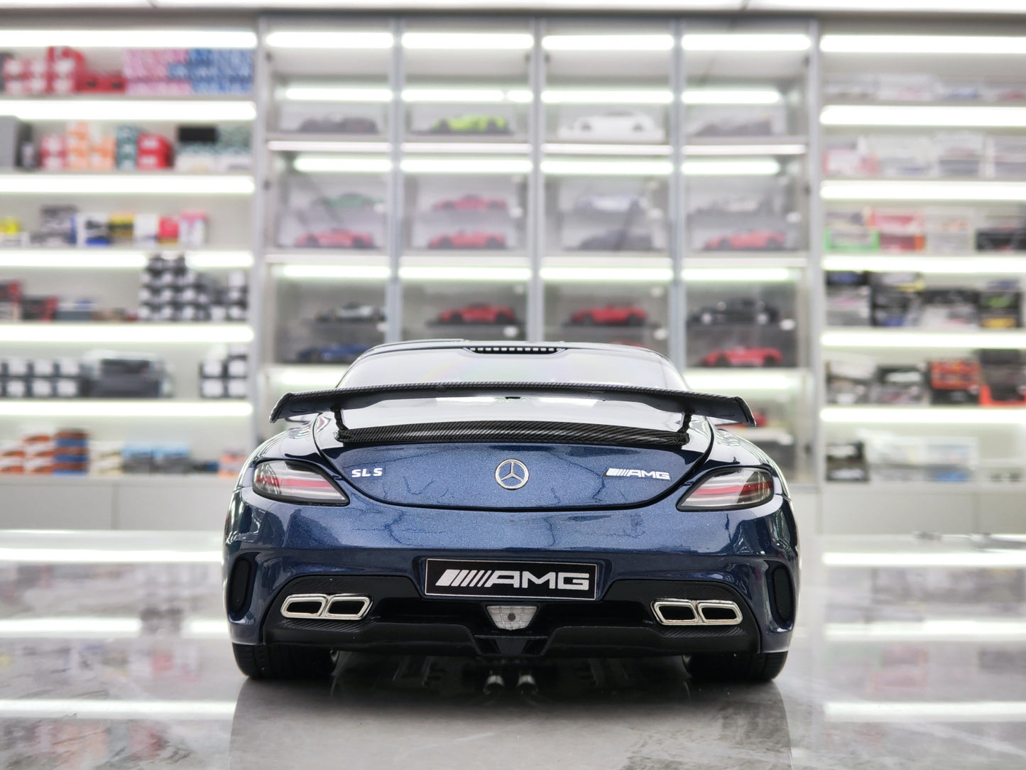 Minichamps 1/18 Mercedes-Benz SLS Metallic Blue Alloy Car Model 110033026