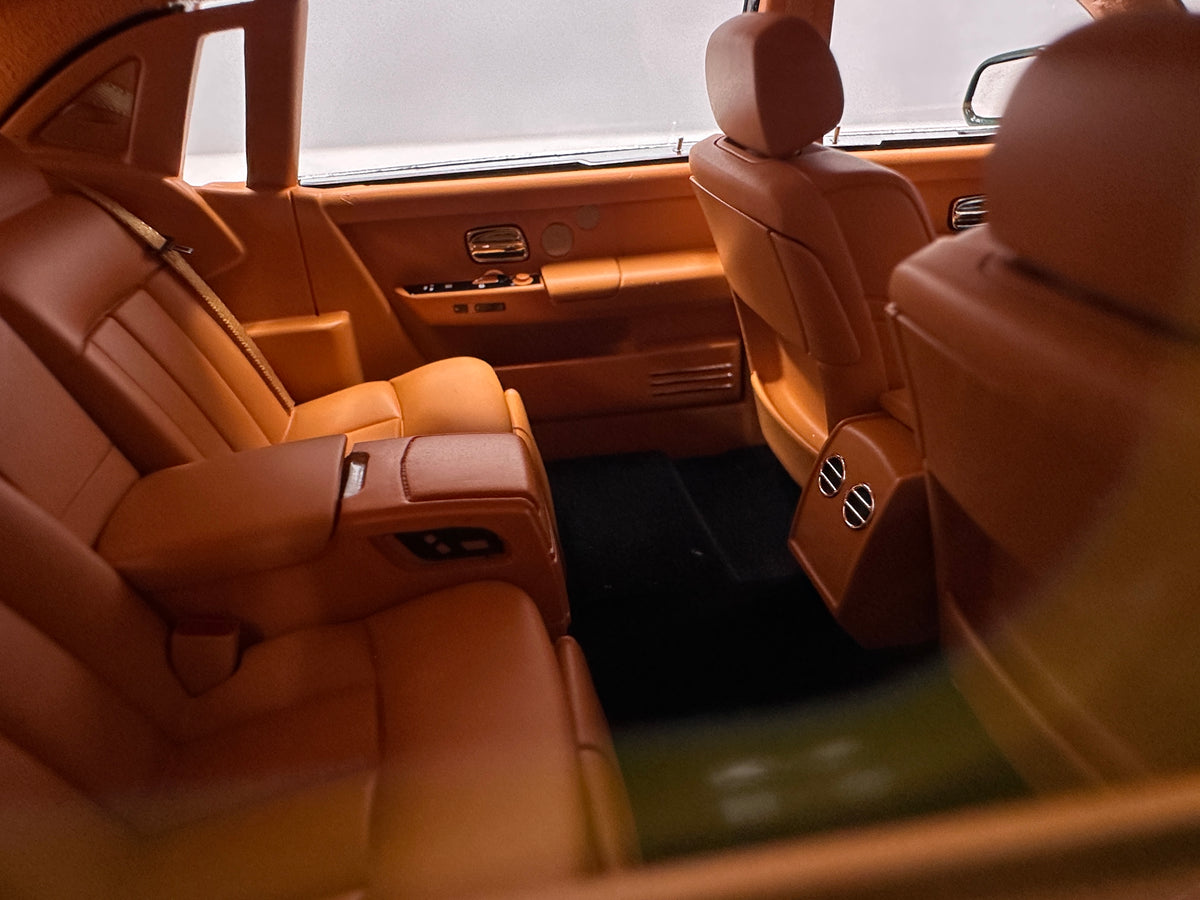 HH Model 1/18 Rolls-Royce Phantom Series II – Peninsula Green (HH734)