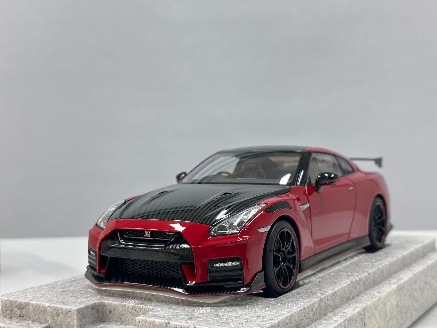 MOTORHELIX 1/18 Nissan GT-R NISMO (R35) Special Edition 2022 Vibrant Red MH367