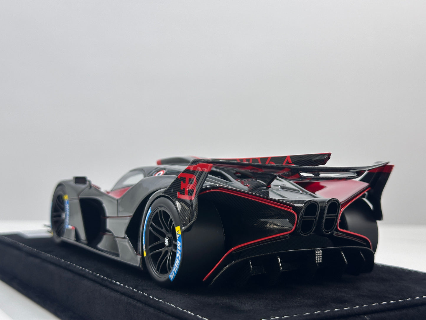HH Model 1/18 Bugatti Bolide Metallic Red HH599
