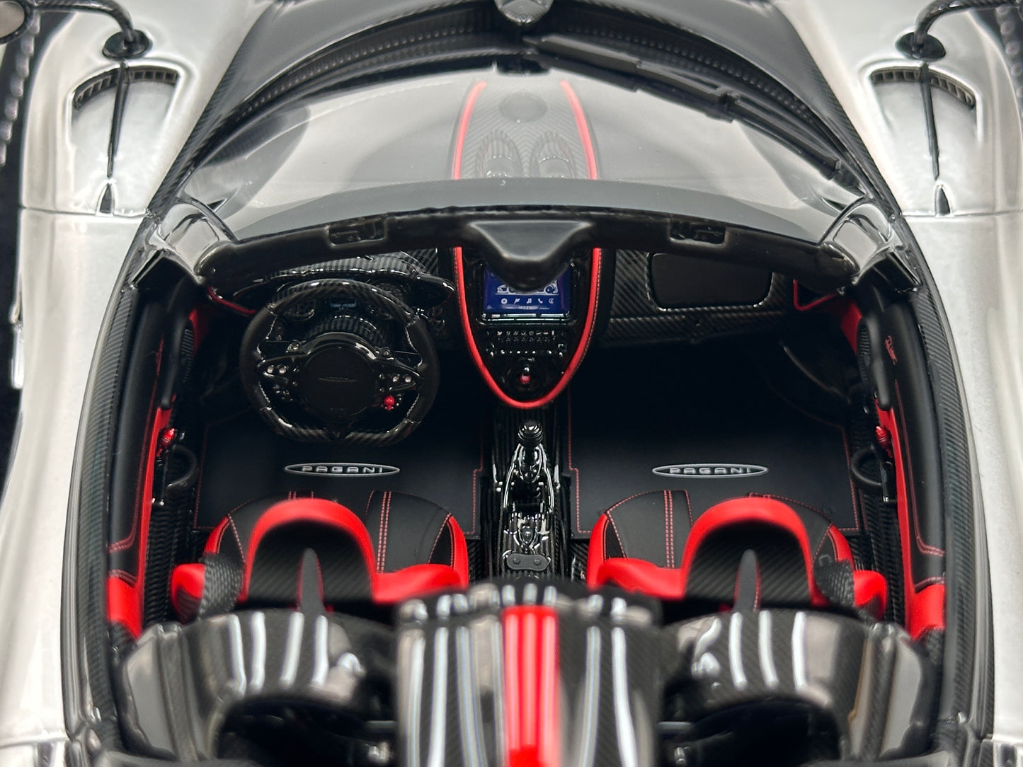 HH Model 1/18 Pagani Huayra Silver & Black Carbon HH662
