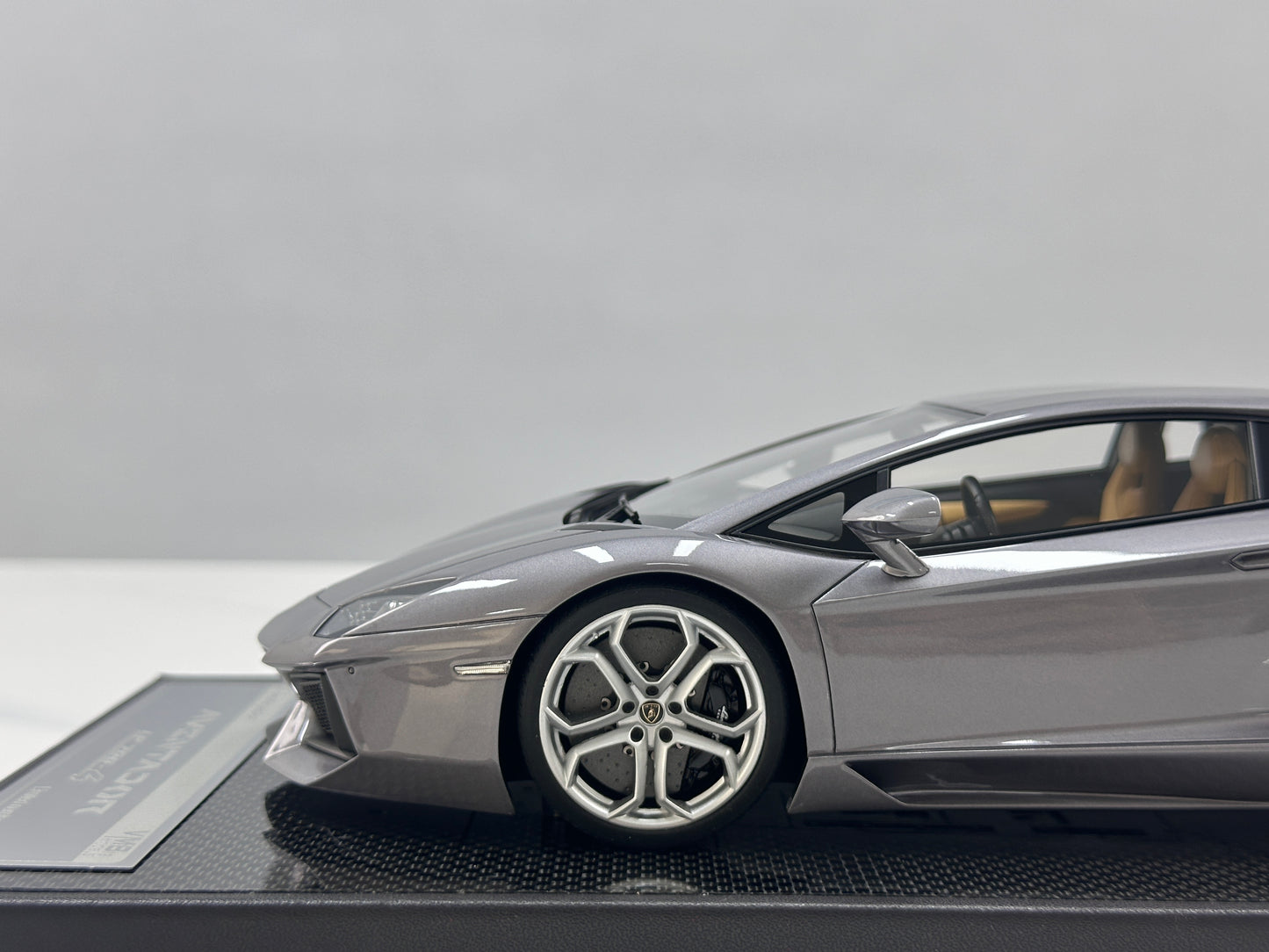 VMB 1/18 Lamborghini Aventador LP700-4 Silver-Grey VMB064
