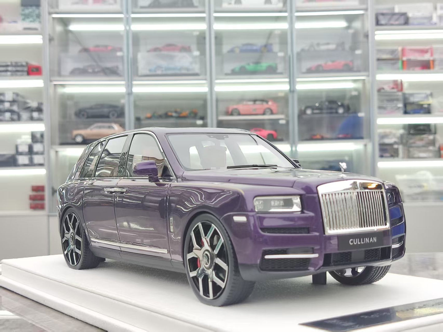 GL 1/18 Rolls-Royce Cullinan Purple Resin Model JS-GL029
