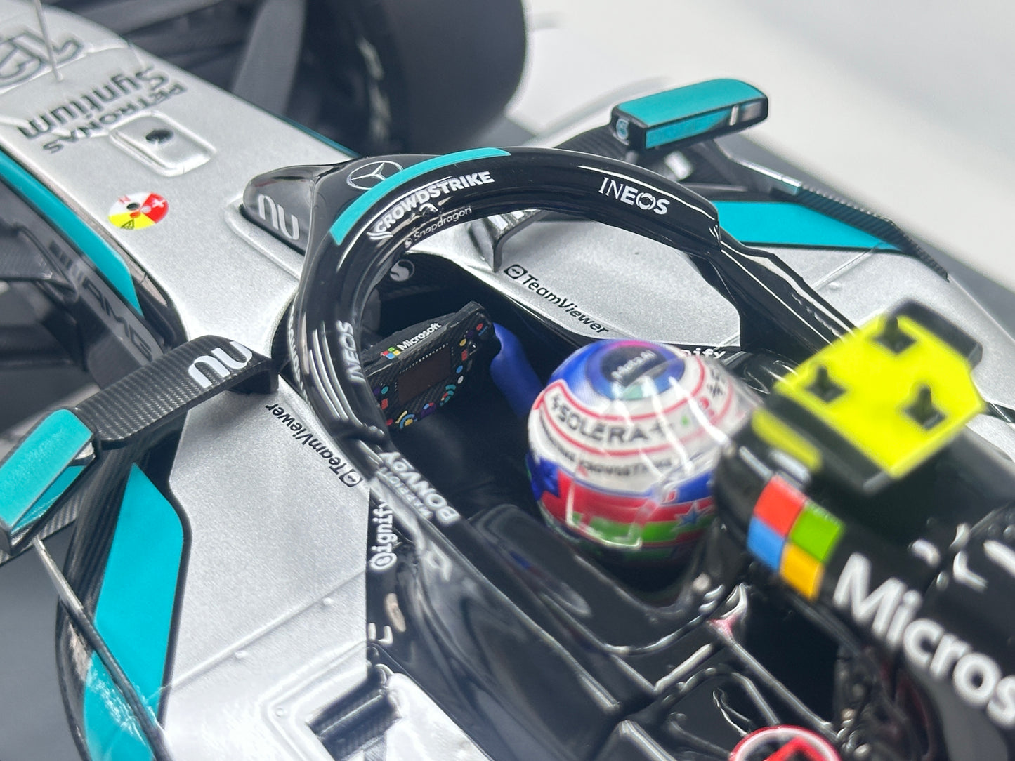 MINICHAMPS 1/18 Mercedes-AMG PETRONAS F1 Team W17 K. Antonelli – 2026 Chinese Grand Prix Winner, Silver Livery (117260212)