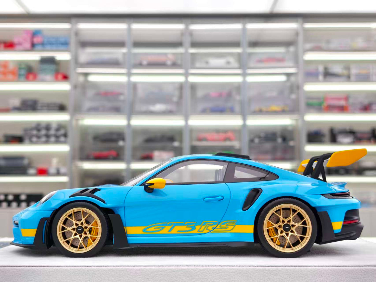 FuelMe 1/18 Porsche 992 GT3RS River Blue FM18009LM-11