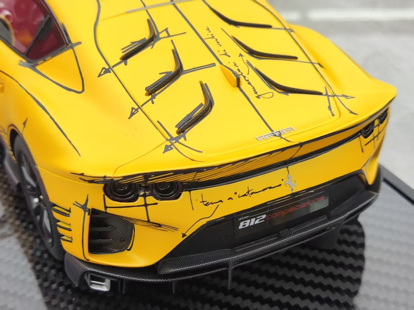 BBR 1/18 Ferrari 812 Corpetizione Yellow Suitcase Edition P18207ARTCH1