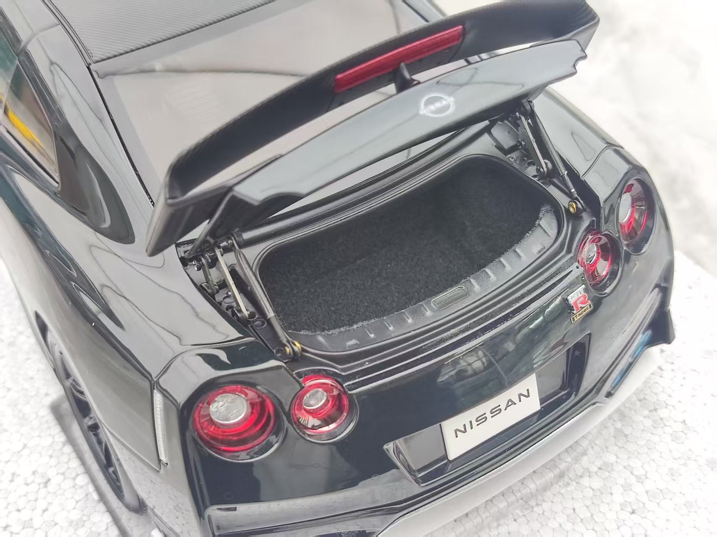MOTORHELIX 1/18 Nissan GT-R (R35) Dark Green MH357