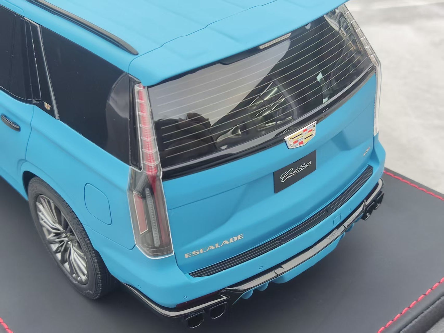 BBA MODEL 1/18 Cadillac Escalade V-Series Matte Blue BBA051