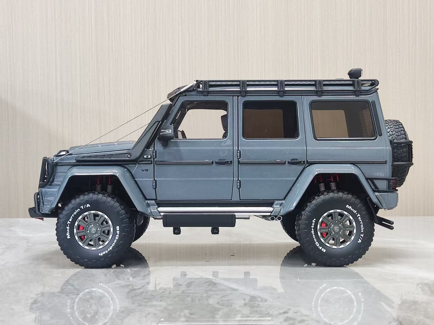 Almost Real 1:18 Brabus 4x4 – Metallic Grey (AR028)