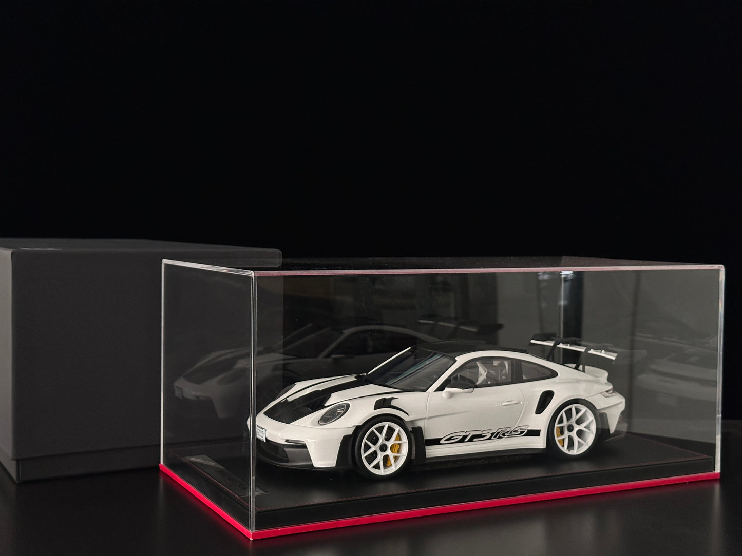 IVY 1/12 Porsche 992 GT3 RS White with White Wheels IVY242