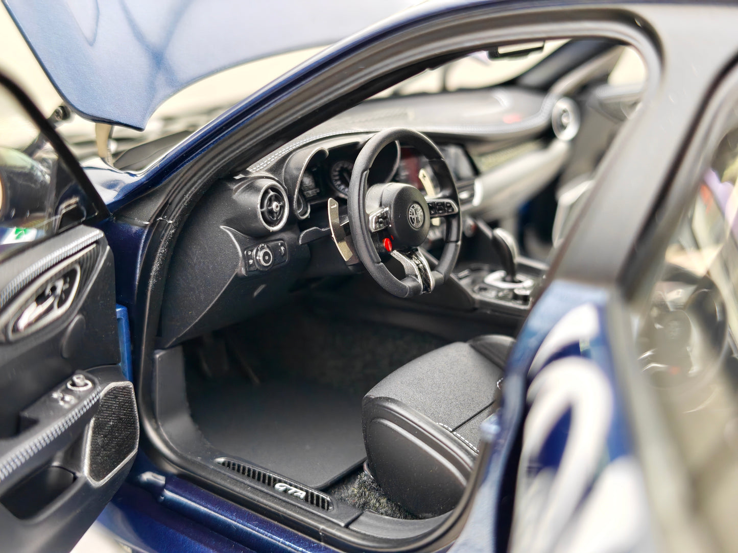 MOTORHELIX 1/18 Alfa Romeo Giulia GTA Monte Carlo Blue MH329