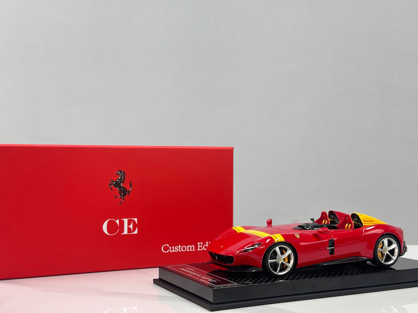 CE 1/18 Ferrari Monza SP2 – Prancing Horse Red (CE012)