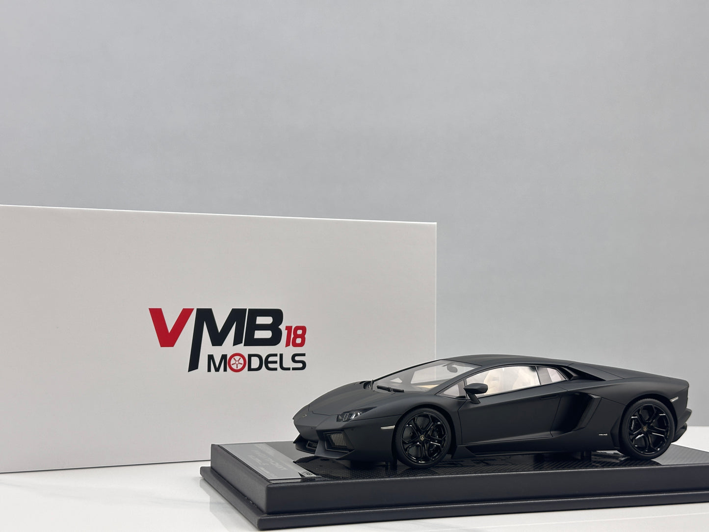 VMB 1/18 Lamborghini Aventador LP700-4 Matte Black VMB066