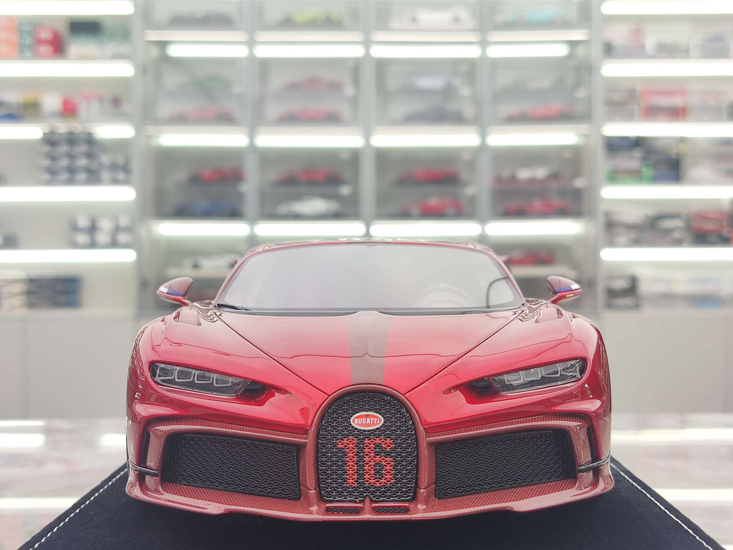HH Model 1/18 Bugatti Chiron Pur Sport Pearl Red Carbon Fiber HH458