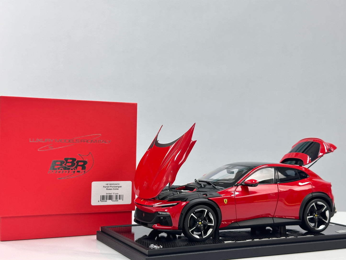 BBR 1/18 Ferrari Purosangue – Black Roof Version Carbon Fiber Base Standard Red (HE180052ACH)