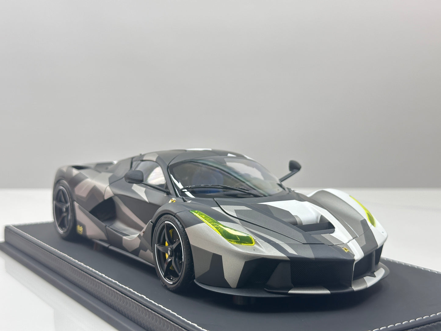 BBR 1/18 Ferrari LaFerrari Alloy Full Opening Camouflage Special Color BBR182243DIE