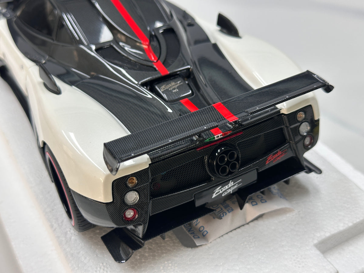 Almost Real 1/18 Pagani Zonda Cinque Coupe - 2009 White 850601101