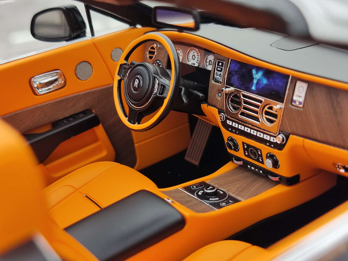 HH Model 1/18 Rolls-Royce Dawn Diamond Black/Titanium Silver HH424