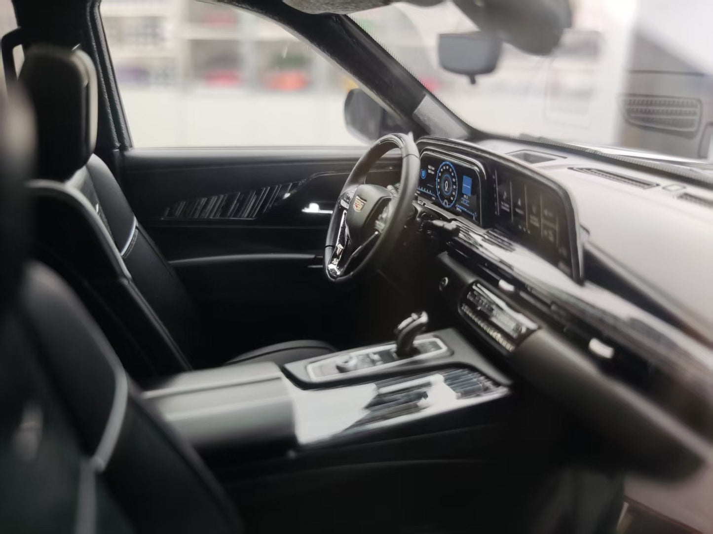 BBA MODEL 1/18 Cadillac Escalade V-Series, Gloss Black, BBA050