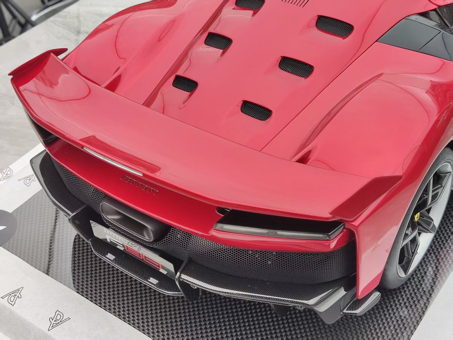 Amalgam 1/8 Ferrari F80 (2024) Red M6324-SC1-14