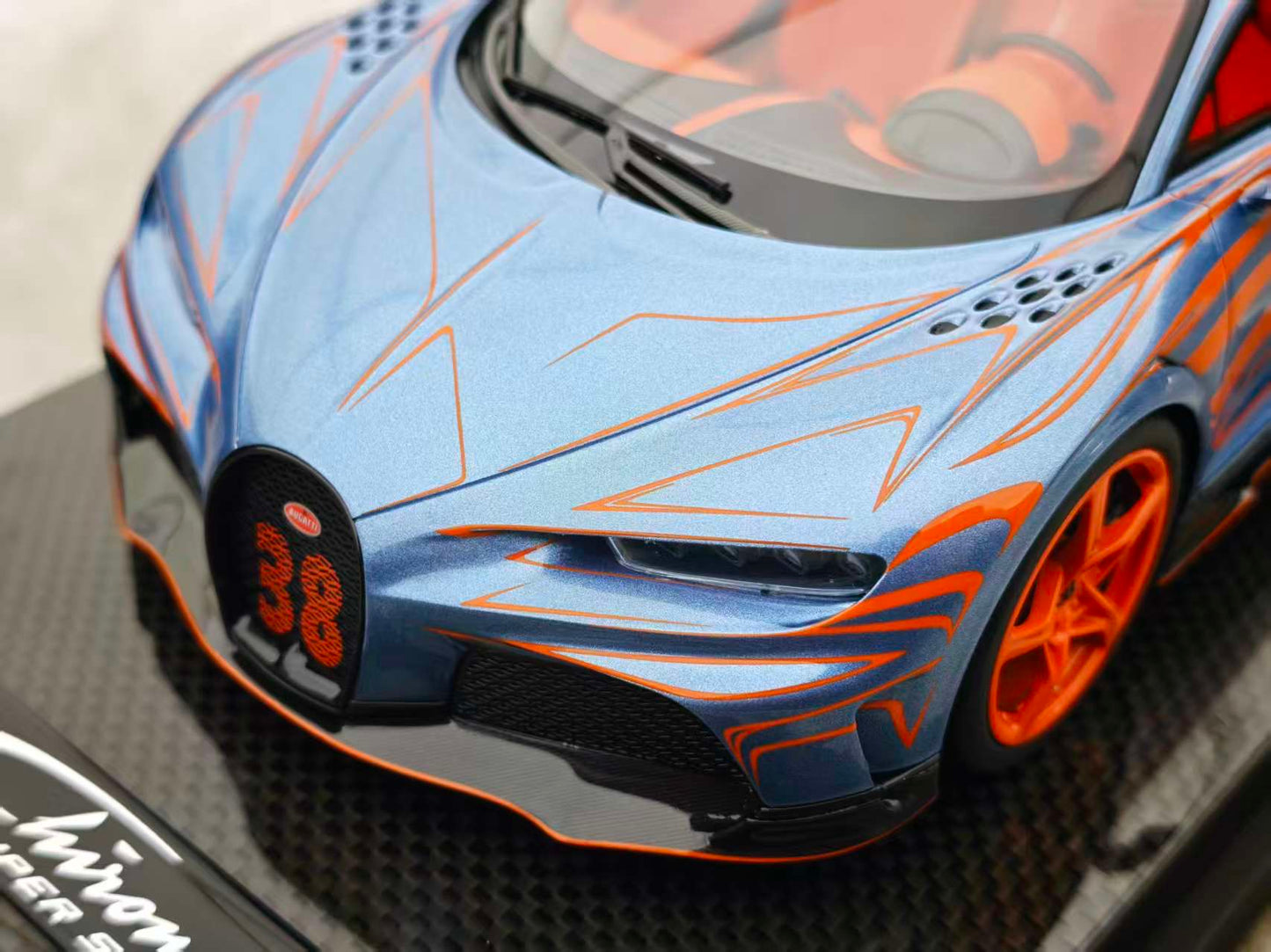 MR 1/18 Bugatti Chiron Super Sport, Silver Blue BUG012B