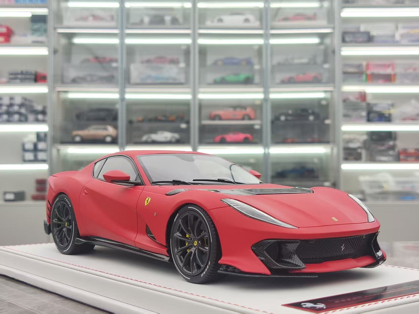 TE 1/18 Ferrari 812 Competizione Matte Red Resin Model JS-TE004