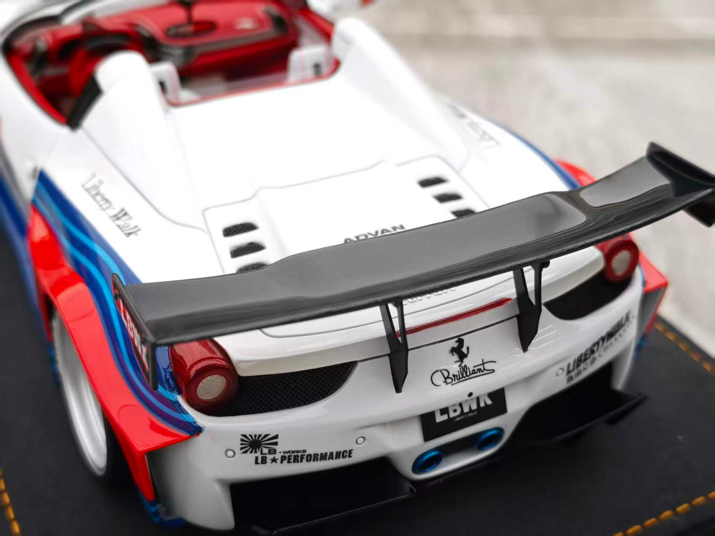 ARES MODEL 1/18 Ferrari 458 GT Spider Martini ARES015