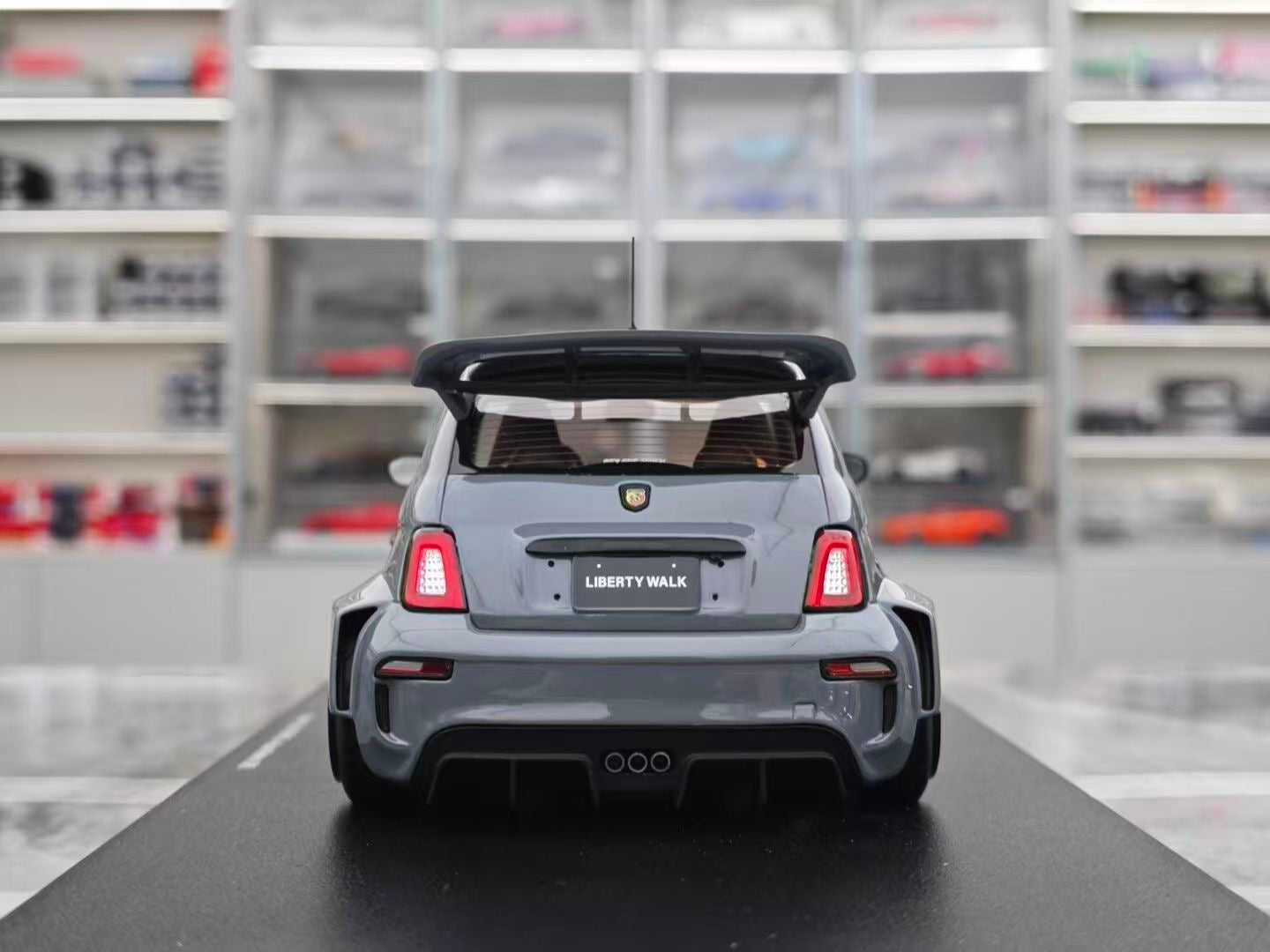 TOPSPEED 1/18 Abbas lbwk Grey TS0612