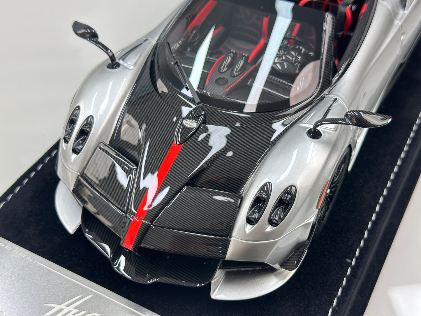 HH Model 1/18 Pagani Huayra Silver & Black Carbon HH662