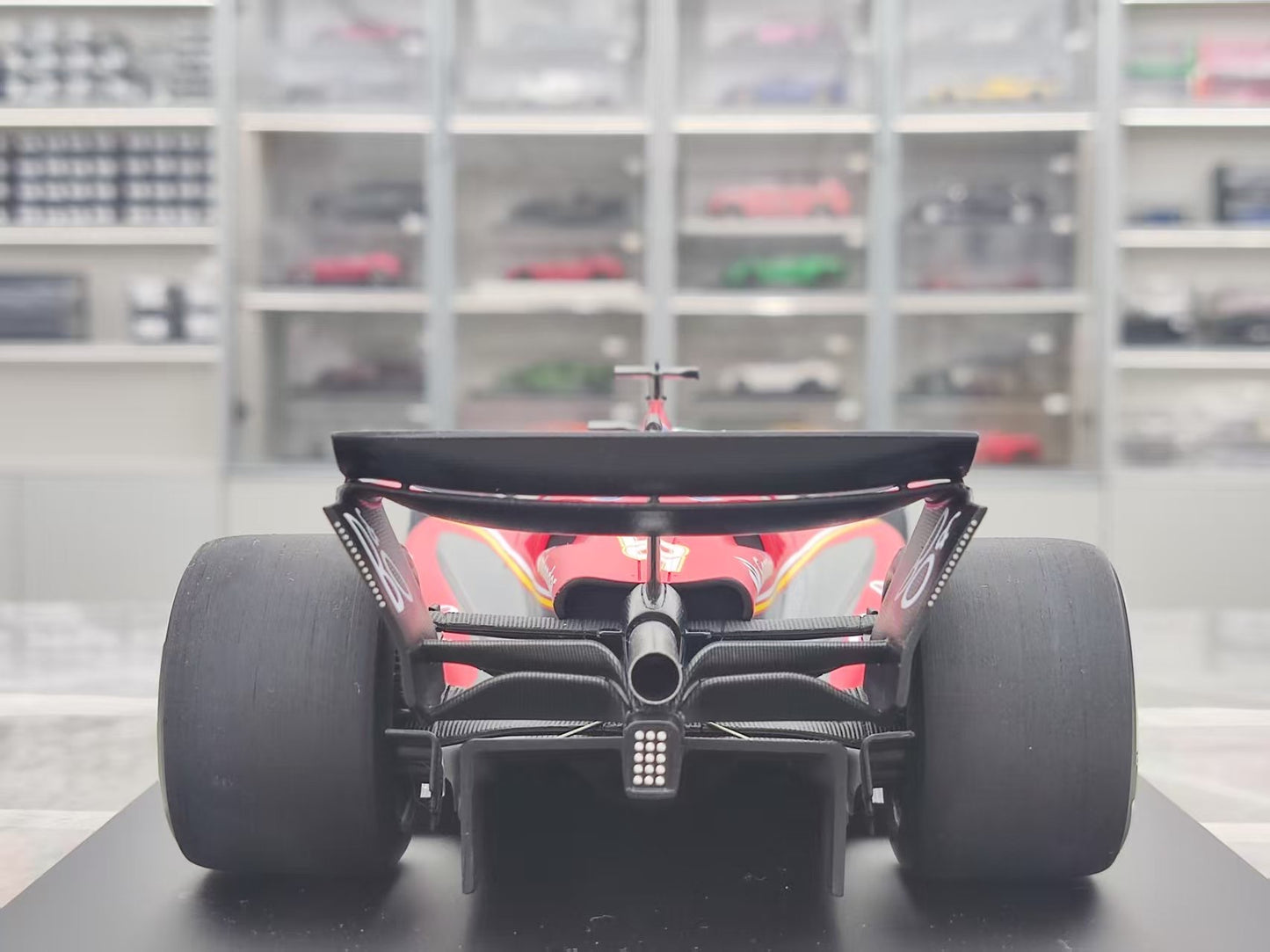 Looksmart 1/18 Ferrari SF-24 2024 US Austin GP Winner Charles Leclerc #16 Red LS18F1067