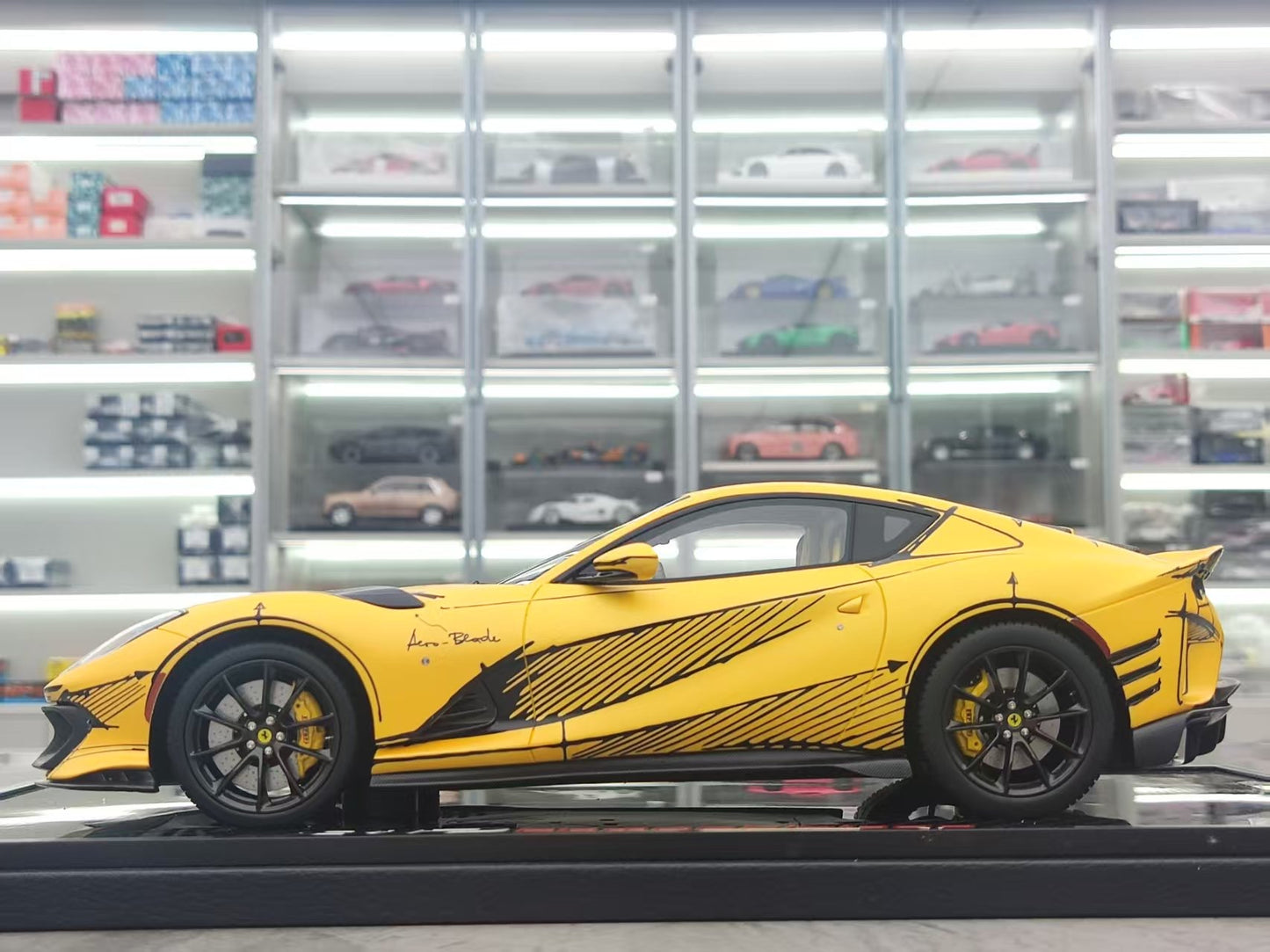 BBR 1/18 Ferrari 812 Corpetizione Yellow Resin Model P18207ARTCH