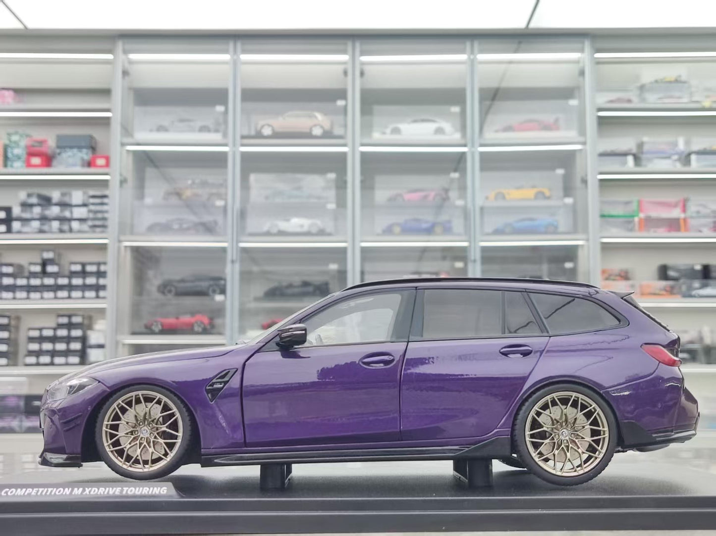 Solido 1/18 BMW M3 (G81) Touring 2024 Purple S1813701