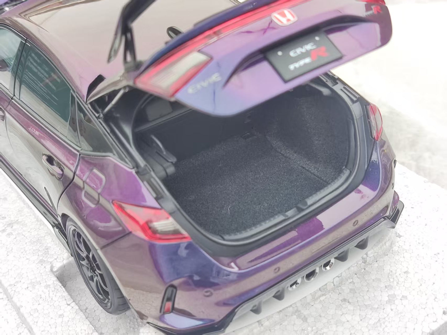 MOTORHELIX 1/18 Honda Civic TYPE R (FL5) Customized Chameleon Paint MH337