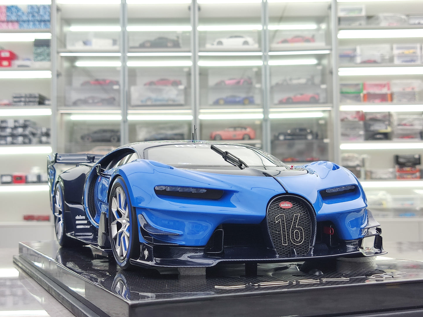 RUNNER 1/12 Bugatti Vision Gran Turismo Blue RNR021