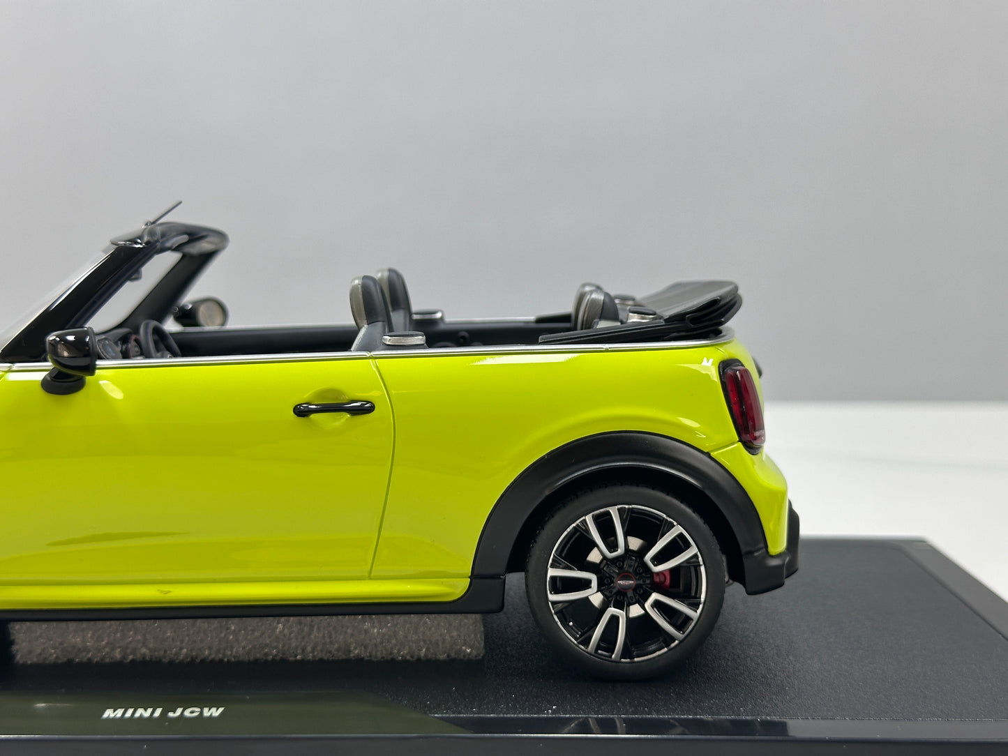 OTTO 1/18 MINI JCW CABRIO ZESTY Benedict Yellow OT1303