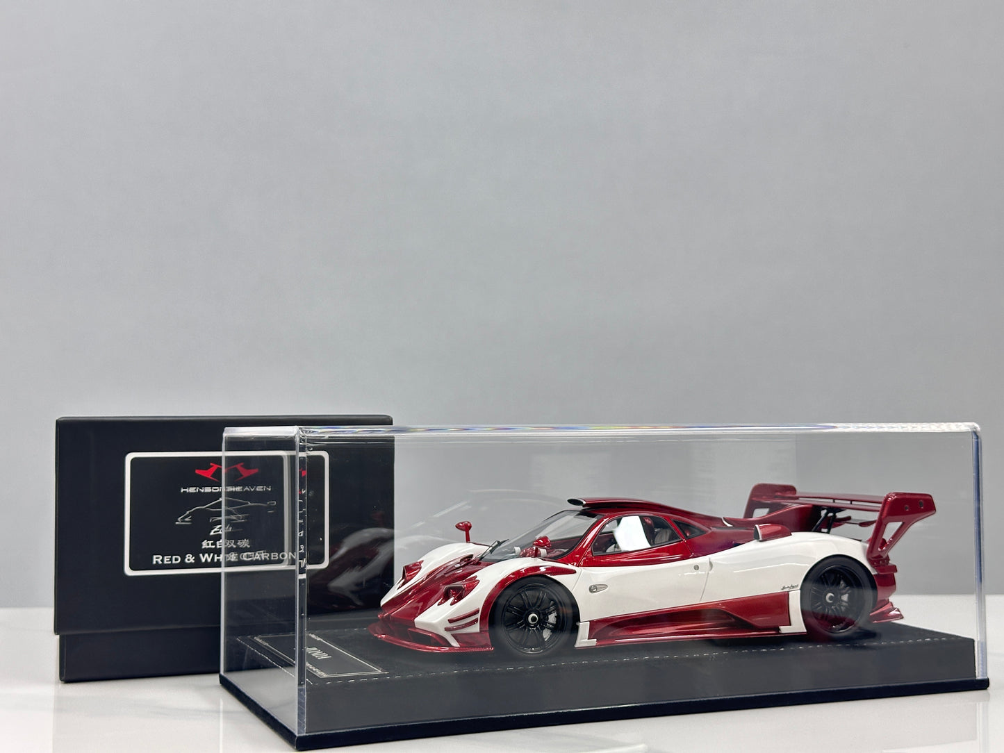 HH Model 1/18 Pagani Zonda (Red & White Carbon Fiber) HH676